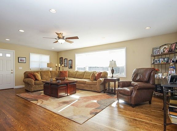 4th image of 591 Milton Ln