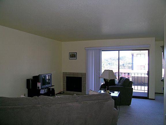 5th image of 1588 Naval Ave