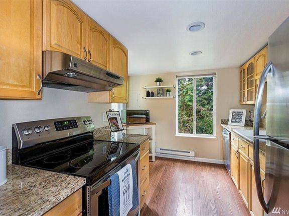 3rd image of 4629 W Lake Sammamish Pkwy SE APT H205