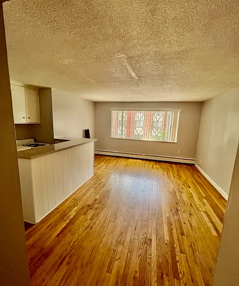 Corona Manor Apartments — Photo 19