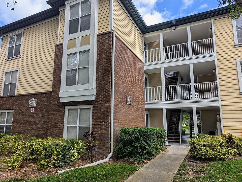 4211 Chatham Oak Ct #111