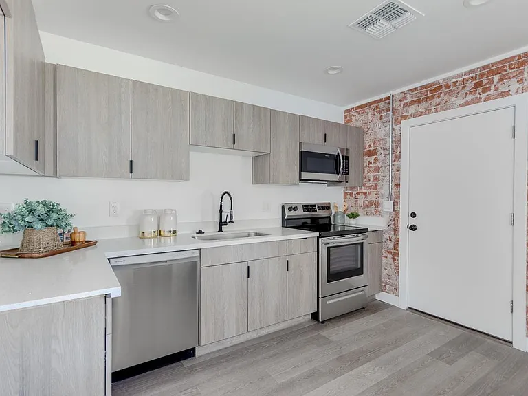 2512 E Thomas Rd #1 — Photo 3