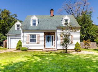 211 Orchard Ln, Benton Harbor, MI 49022