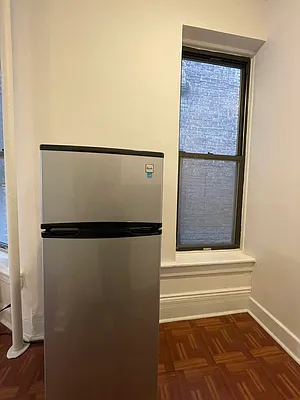 Rented by HOLTON REAL ESTATE INC. | media 8