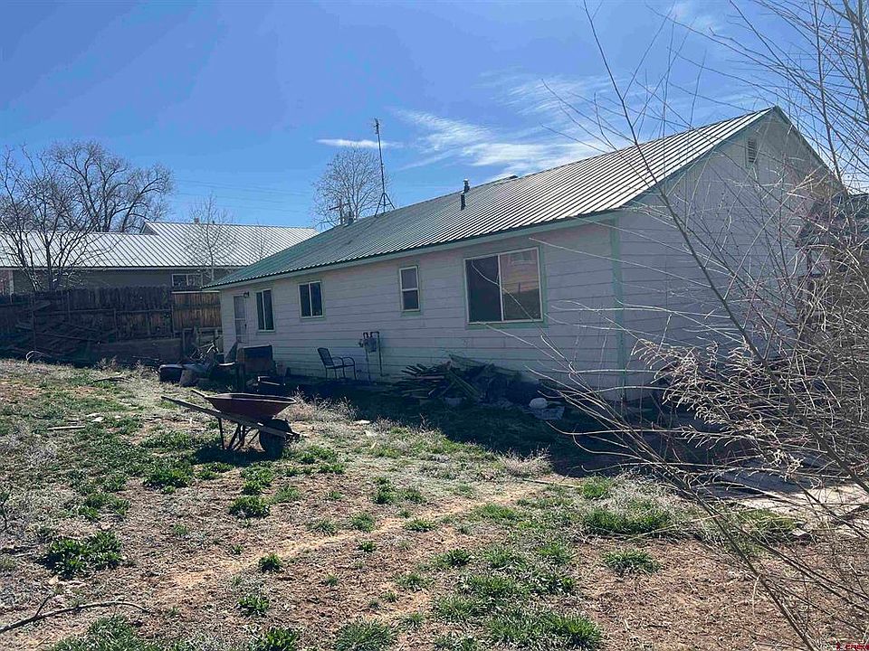 2nd image of 208 E 3rd Street