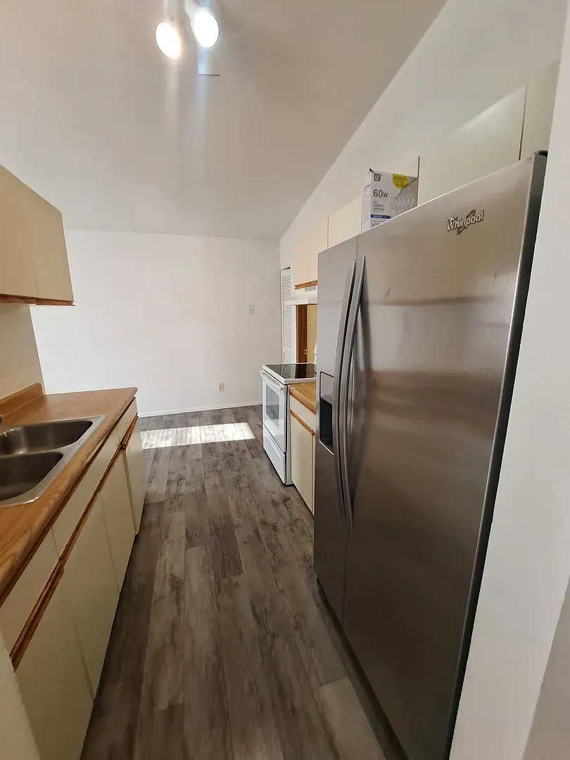 3 bed, 1064 sqft, $1,450 — Photo 4