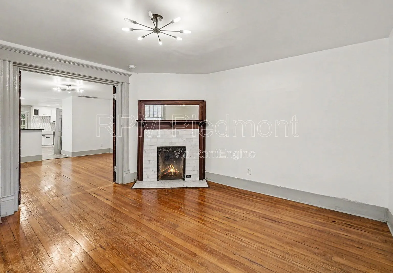 3 bed, 2.0 bath, 1700 sqft, $2,450 — Photo 2