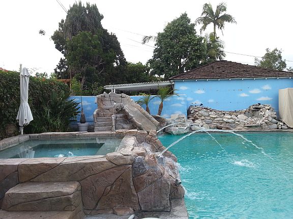 5th image of 2302 N Olive Ln