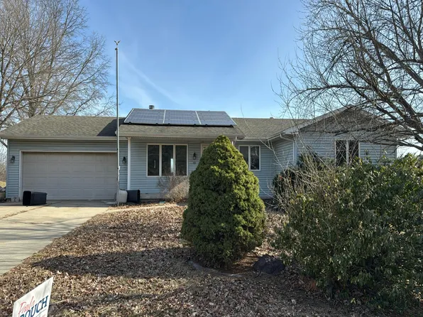 32 Birch Lake Dr, Sherman, IL 62684