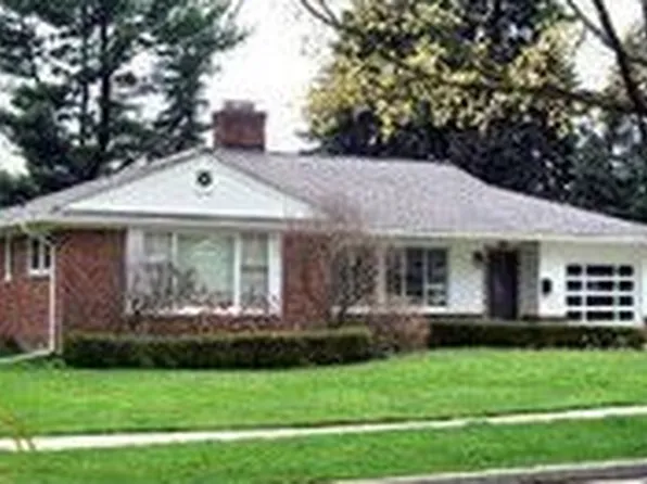 1565 Fairway Dr, Birmingham, MI 48009