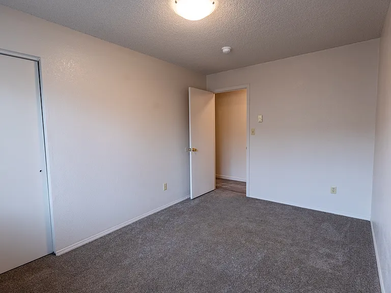 239 S Elm St #B — Photo 10