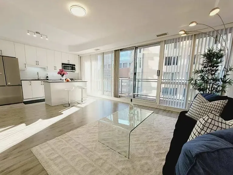 220 Victoria St #1305 — Photo 25
