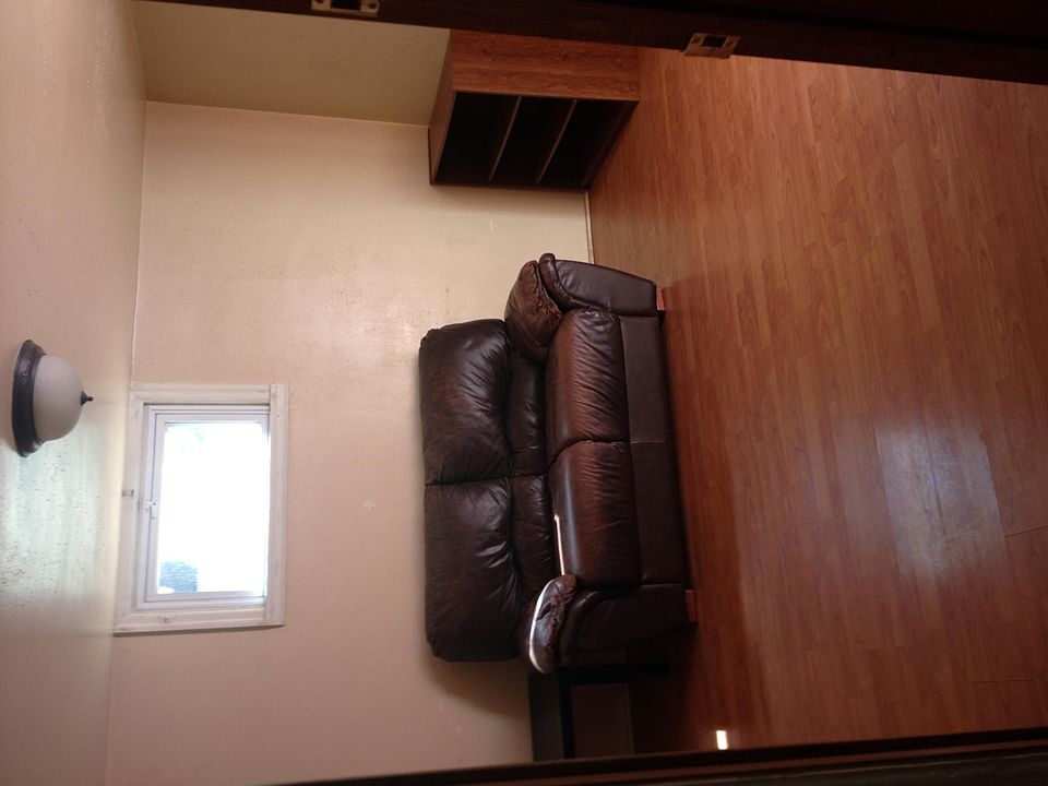 2nd image of 185 1/2 N 200 W