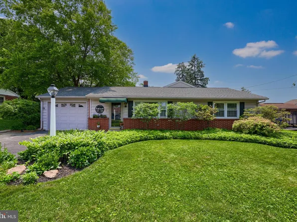 12 Casey Dr, Willow Street, PA 17584