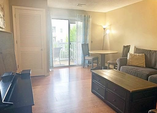 5th image of 450 Somerset Ave APT 103