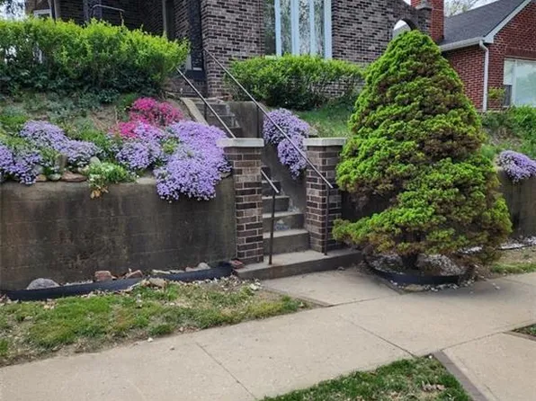 2218 Edmond St, Saint Joseph, MO 64501