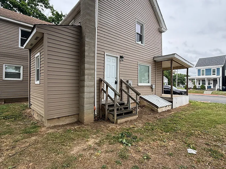 163 S Main St — Photo 26