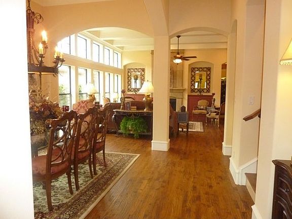 5th image of 613 Creekview Ln