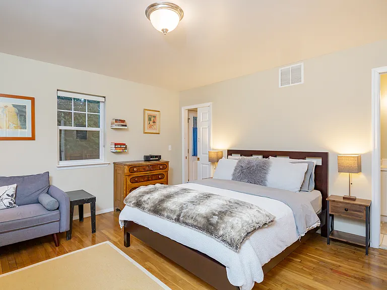 98 Thomas Ave — Photo 12