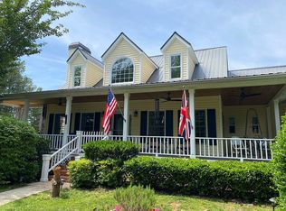 898 High Meadow Trl, Cleveland, GA 30528