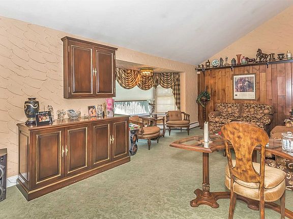 4th image of 29 E Park Dr