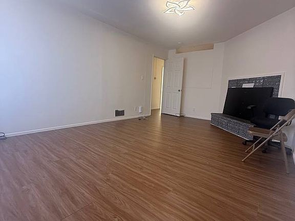 2nd image of 38 Lucy St