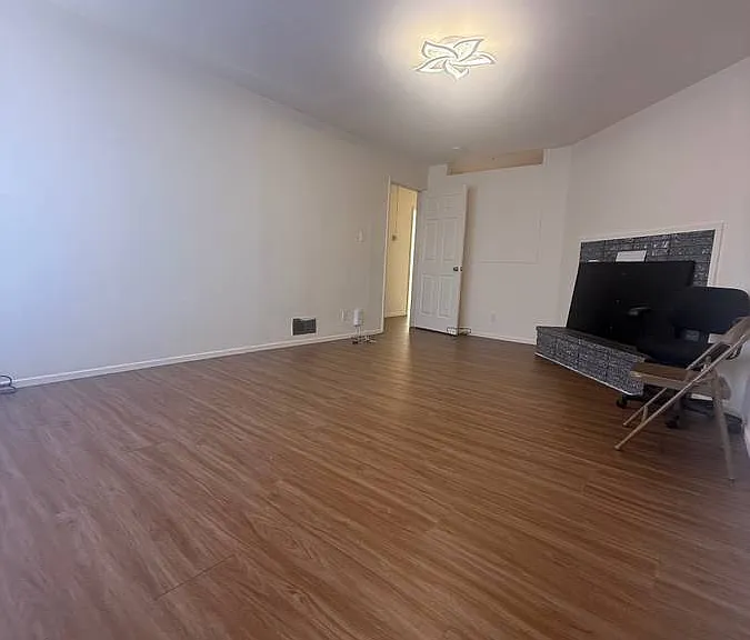 38 Lucy St — Photo 2