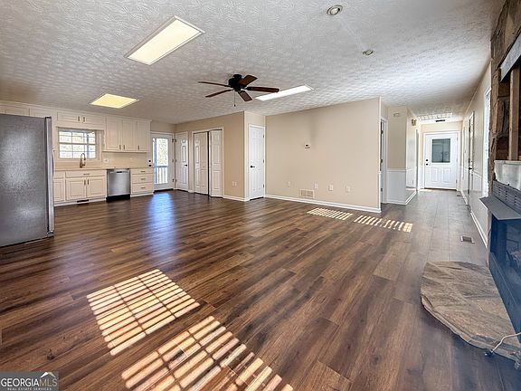 5th image of 499 Old Deer Path Way