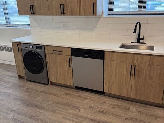 4th image of 6251 N Talman Ave #6257