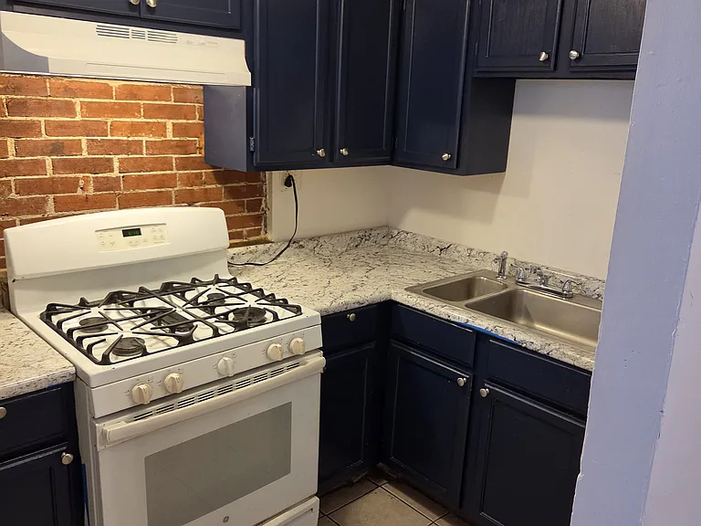 2102 Chippewa St #2 — Photo 18