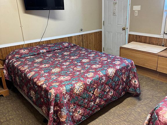 5th image of 316 E Flaming Gorge Way #221