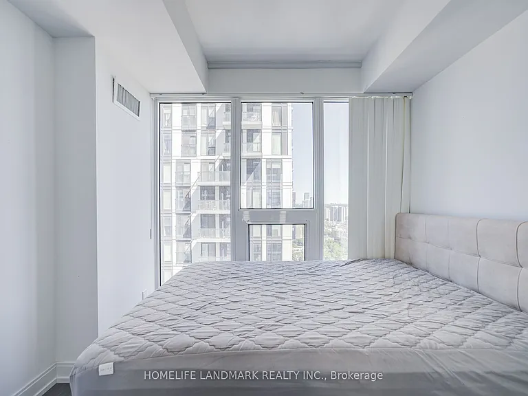 181 Dundas St E #4301 — Photo 8