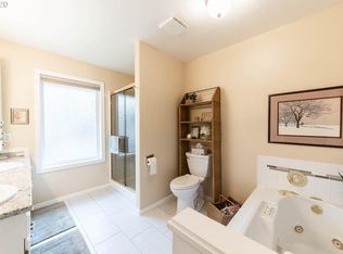 6855 Glacier Dr, Springfield, OR 97478