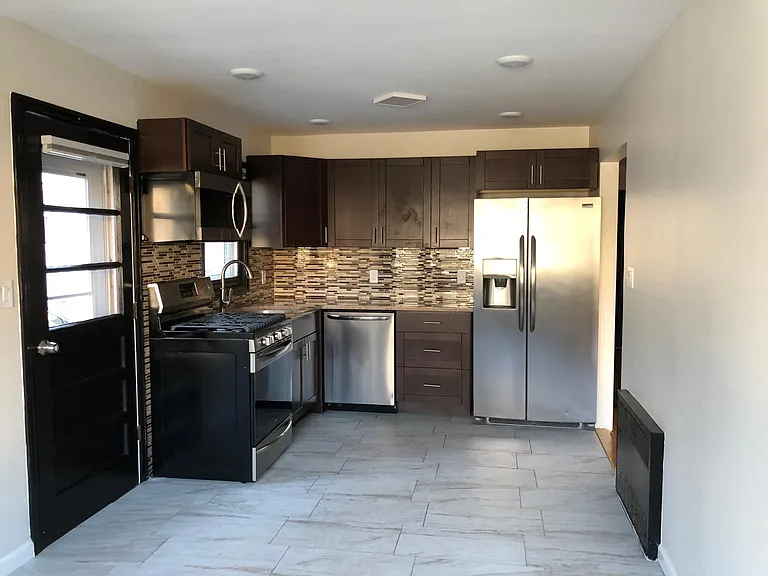 18 Lincoln Ct — Photo 6