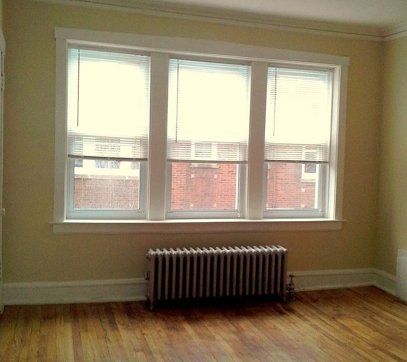 2nd image of 4016 W Melrose St #3N