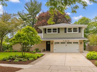 188 S Ellyn Ave, Glen Ellyn, IL 60137