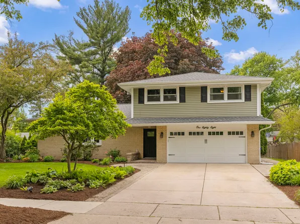 188 S Ellyn Ave, Glen Ellyn, IL 60137