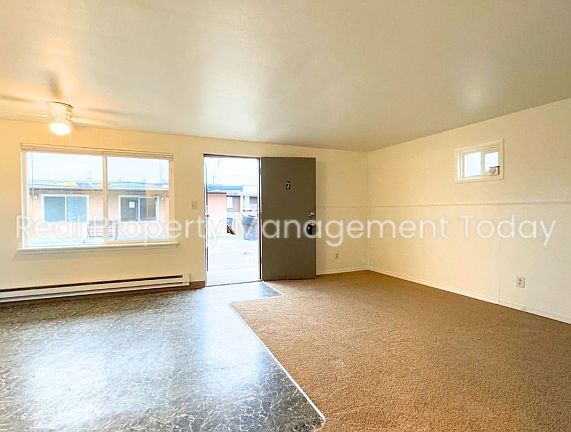 4th image of 7605 Pacific Ave #7