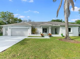 5494 NW 94th Doral Pl, Miami, FL 33178