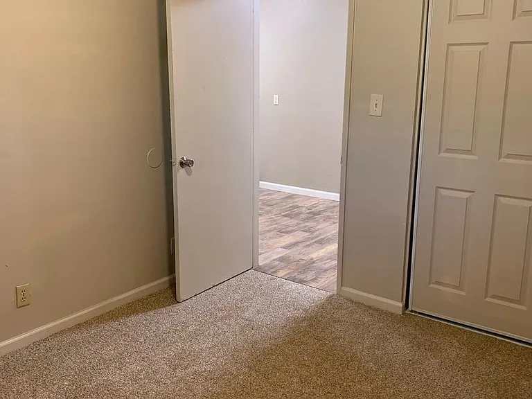 2941 Marconi — Photo 18