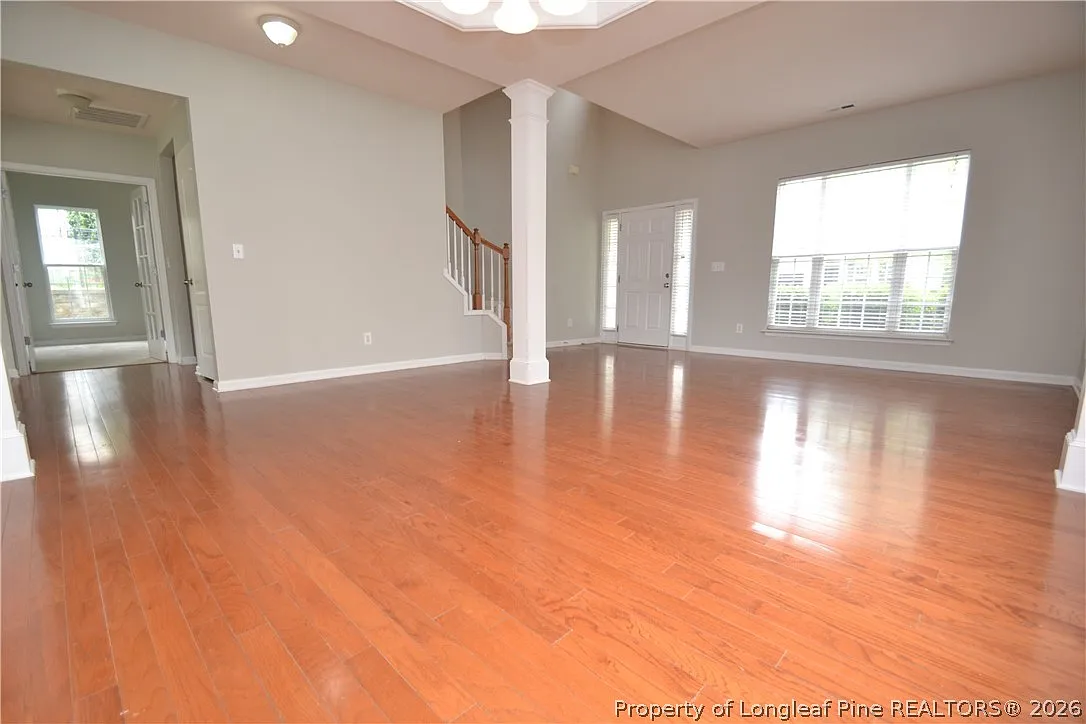 4 bed, 2.5 bath, 2559 sqft, $2,395 — Photo 4