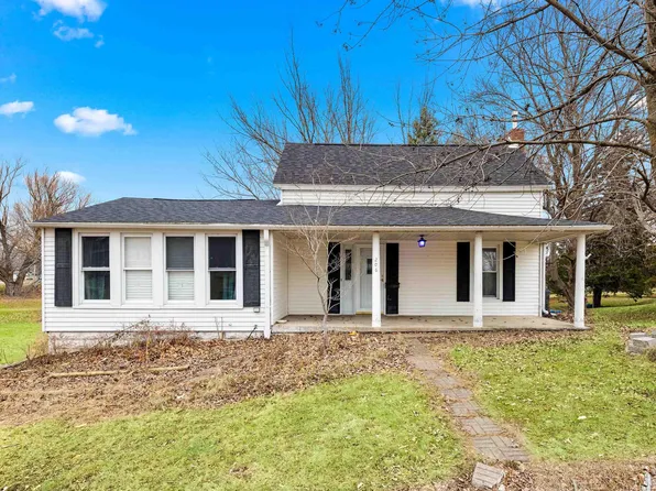 206 W Smith St, Wyoming, IL 61491