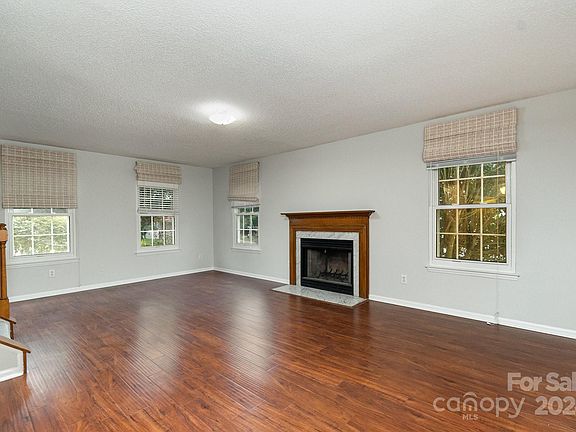 4th image of 6827 Oldecastle Ct