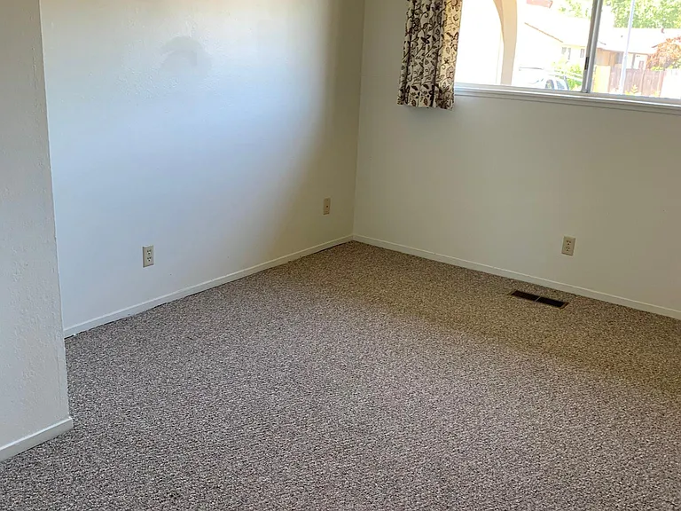 968 San Francisco Way — Photo 9