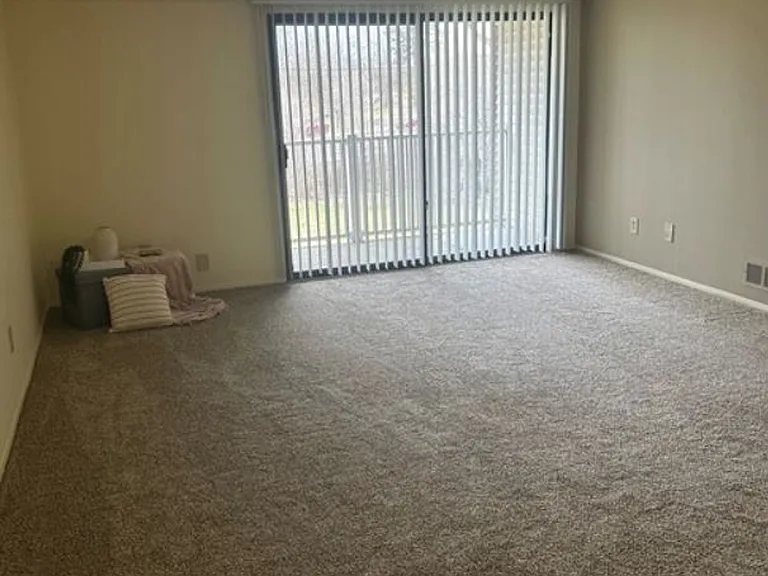 Autumn Creek Apartment Homes — Photo 17