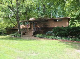 2051 Forest Dr, Lapeer, MI 48446