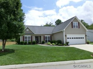 305 Meadow Pathway Dr, Fletcher, NC 28732