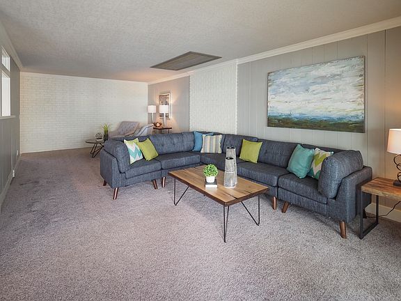 5th image of 2906 E Shore Dr