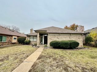 426 Running Brook Ln, Mesquite, TX 75149