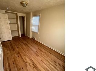 5810 Middlesex St, Dearborn, MI 48126